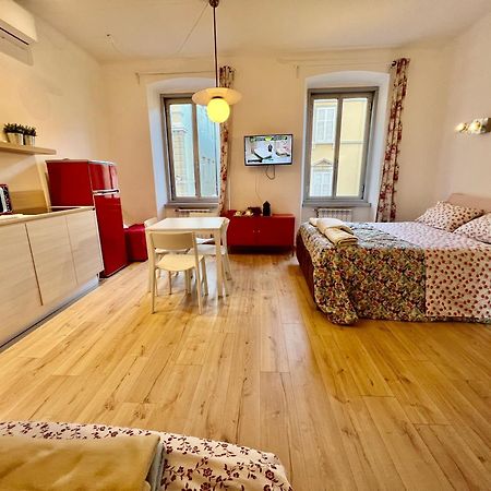 Alla Scalinata Del Teatro Rossetti Confort Suites Parcheggio Trieste Exterior foto